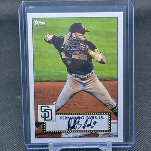 2021 TOPPS SERIES 1 FERNANDO TATIS JR. 1952 INSERT #T52-32 PADRES